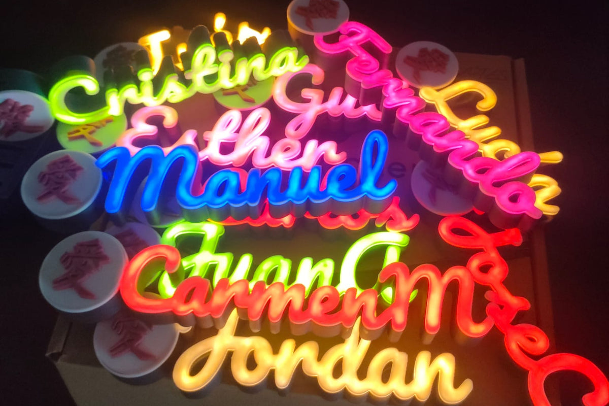 Lámpara LED 3D personalizada con nombre e imagen
